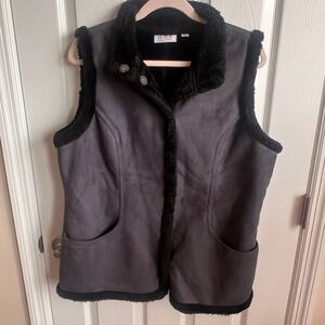 Denim & Co Faux Suede Vest Sleeveless Pockets‎ Sherpa Trim Gray Medium